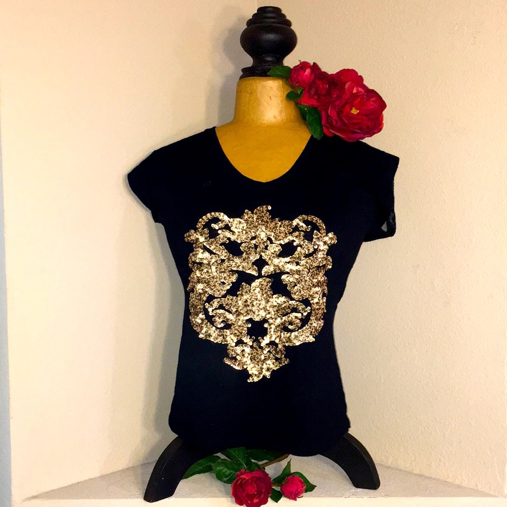 EXPRESS LACR T-SHIRT.